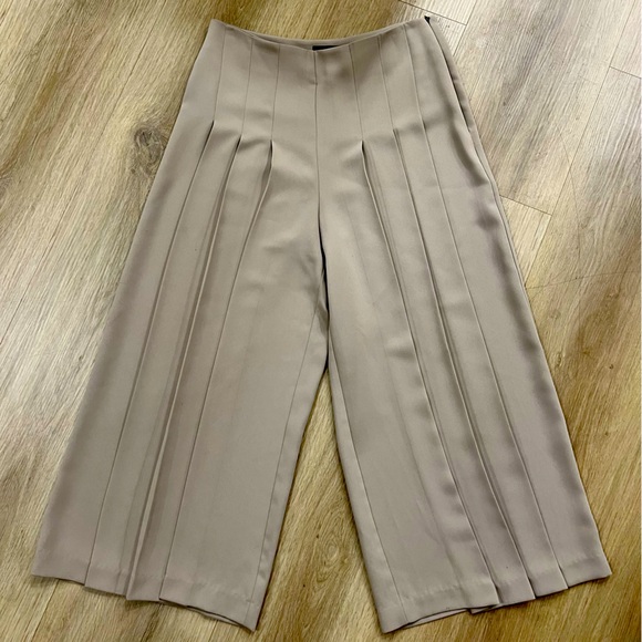 Women’s
Pleased trousers in Beige - Picture 1 of 3